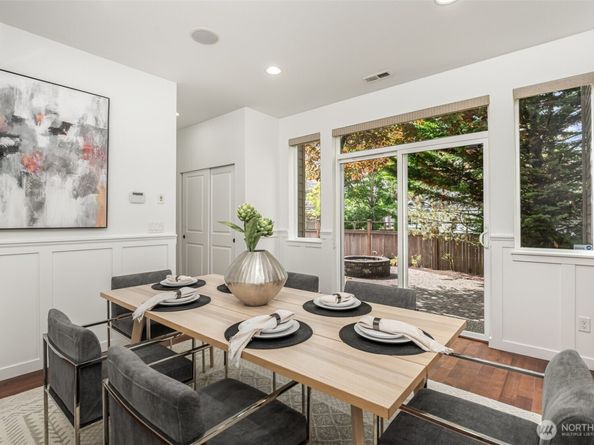 10269 Eastridge Drive NE, Redmond WA 98053