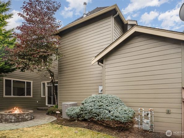 10269 Eastridge Drive NE, Redmond WA 98053