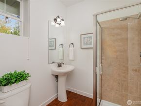 10269 Eastridge Drive NE, Redmond WA 98053