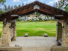 10269 Eastridge Drive NE, Redmond WA 98053