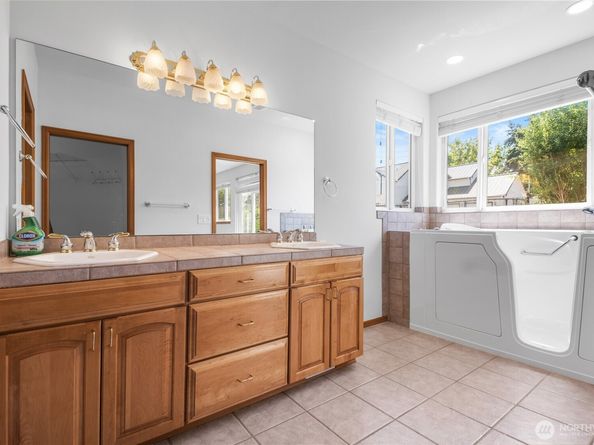 1021 SW 120th Street, Seattle WA 98146