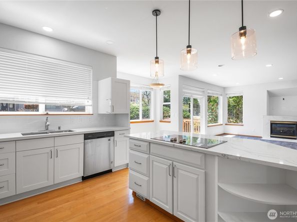 1021 SW 120th Street, Seattle WA 98146