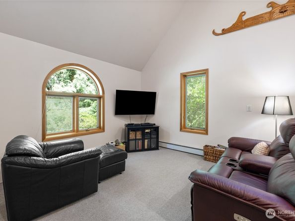 7776 Fragaria Road, Olalla WA 98359
