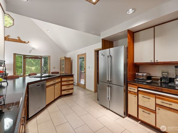 7776 Fragaria Road, Olalla WA 98359