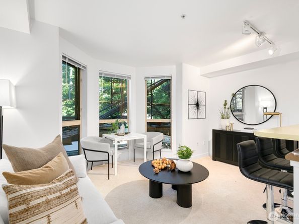 1420 E Pine Street E307, Seattle WA 98122