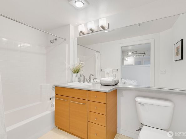 1420 E Pine Street E307, Seattle WA 98122