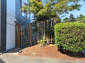 3661 Phinney Avenue N 101, Seattle WA 98103