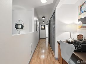 3661 Phinney Avenue N 101, Seattle WA 98103