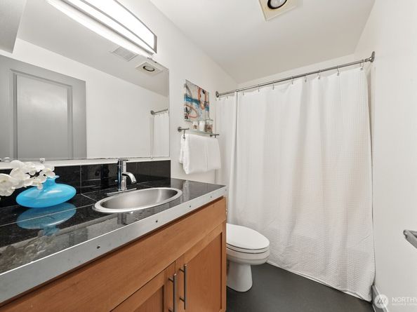 3661 Phinney Avenue N 101, Seattle WA 98103