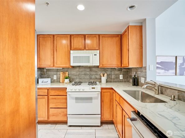 2607 Western Avenue 553, Seattle WA 98121