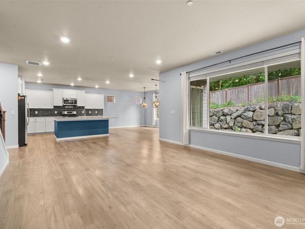 12011 SE 299th Place, Auburn WA 98092