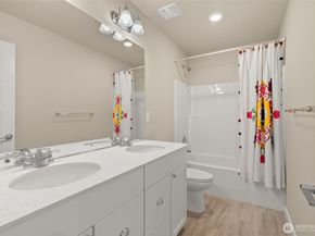 12011 SE 299th Place, Auburn WA 98092
