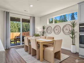 3959 McCormick Village Drive, Bremerton WA 98312