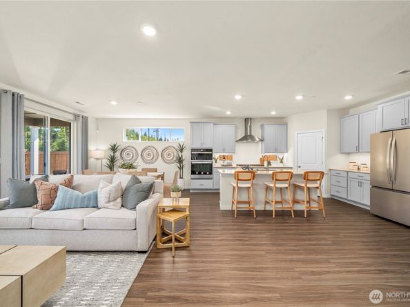 3959 McCormick Village Drive, Bremerton WA 98312