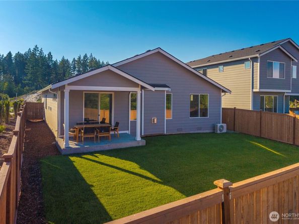 3959 McCormick Village Drive, Bremerton WA 98312