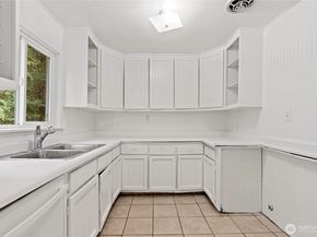 17740 174th Avenue NE, Woodinville WA 98072
