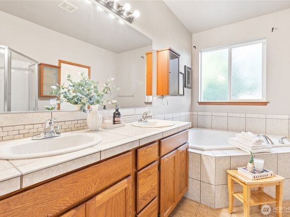 4026 160th Place SE, Bothell WA 98012