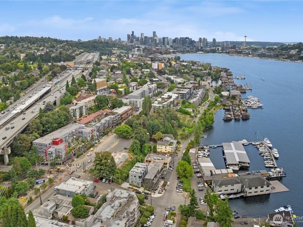 2960 Eastlake Avenue E 403, Seattle WA 98102