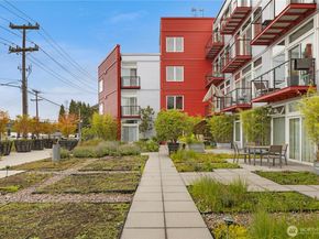 2960 Eastlake Avenue E 403, Seattle WA 98102