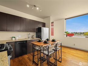 2960 Eastlake Avenue E 403, Seattle WA 98102