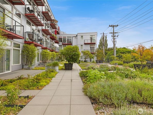2960 Eastlake Avenue E 403, Seattle WA 98102