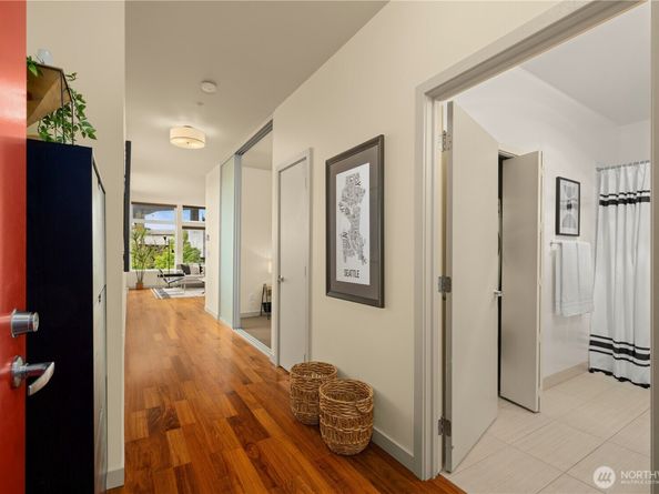 2960 Eastlake Avenue E 403, Seattle WA 98102