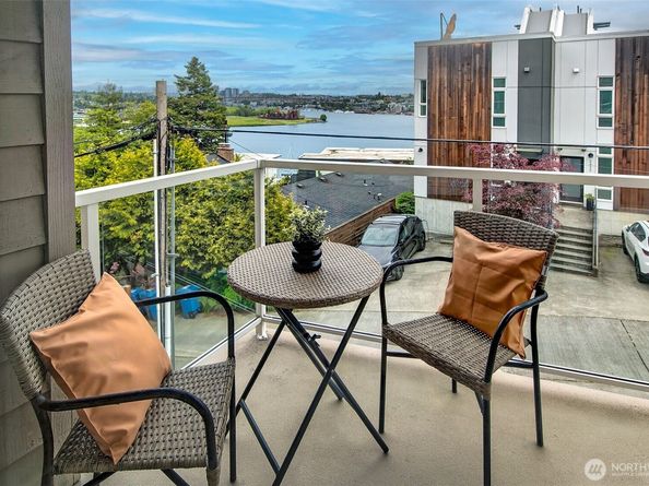 2432 Dexter Avenue N 201, Seattle WA 98109