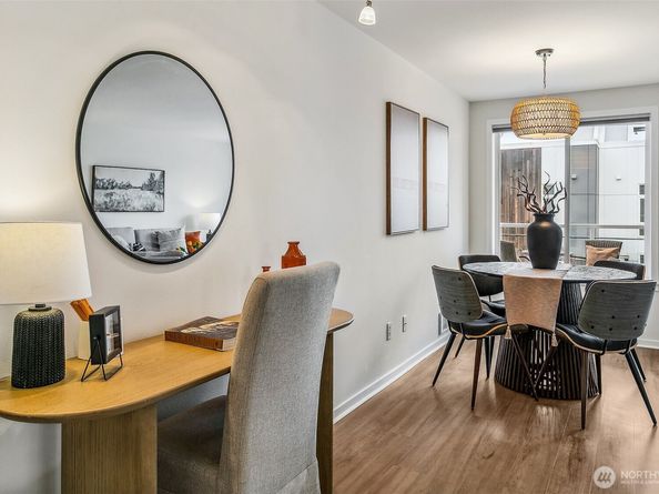 2432 Dexter Avenue N 201, Seattle WA 98109