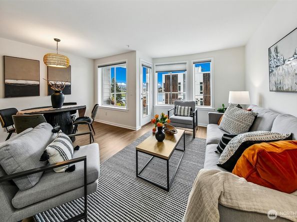 2432 Dexter Avenue N 201, Seattle WA 98109
