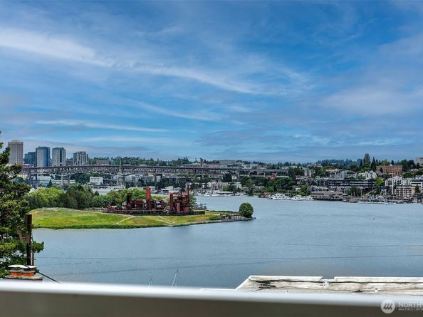 2432 Dexter Avenue N 201, Seattle WA 98109
