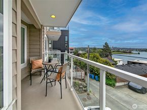 2432 Dexter Avenue N 201, Seattle WA 98109