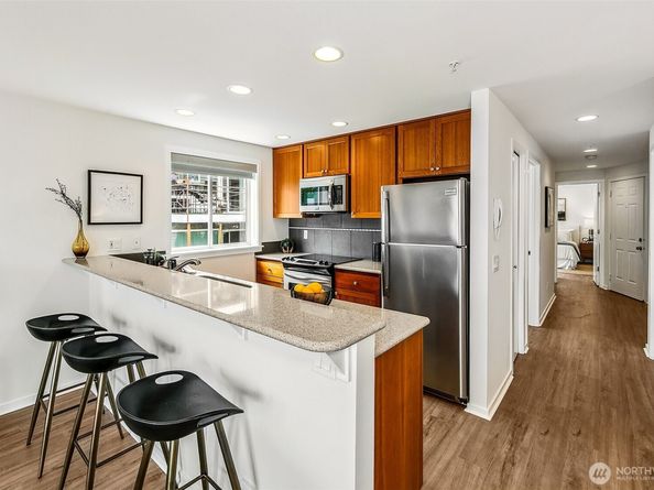2432 Dexter Avenue N 201, Seattle WA 98109