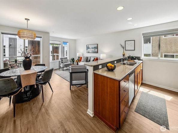 2432 Dexter Avenue N 201, Seattle WA 98109
