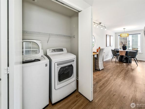 2432 Dexter Avenue N 201, Seattle WA 98109