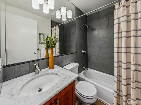 2432 Dexter Avenue N 201, Seattle WA 98109
