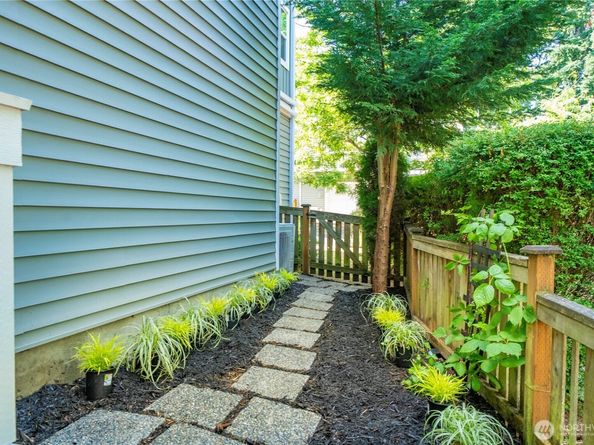 6558 High Point Drive SW, Seattle WA 98126