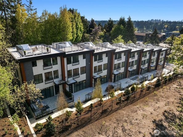 282 118th Avenue SE, Bellevue WA 98005