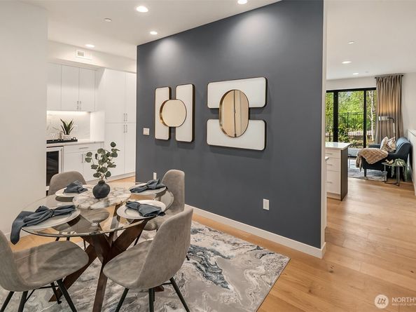 282 118th Avenue SE, Bellevue WA 98005