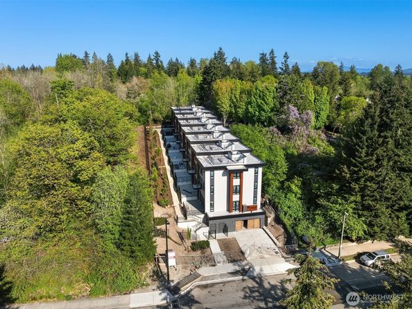 282 118th Avenue SE, Bellevue WA 98005