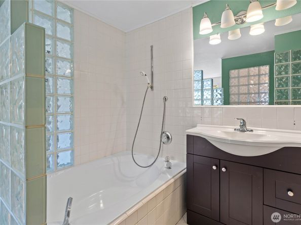 354 NW 177th Street, Shoreline WA 98177