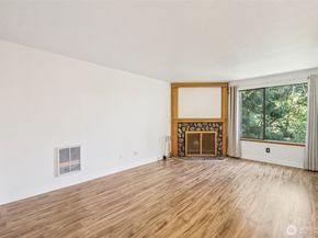 4006 S 158th Street C, Tukwila WA 98188