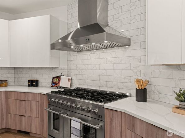 321 17th Avenue E, Seattle WA 98112