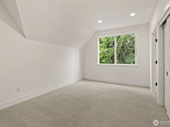 321 17th Avenue E, Seattle WA 98112
