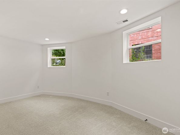 321 17th Avenue E, Seattle WA 98112