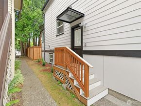 321 17th Avenue E, Seattle WA 98112
