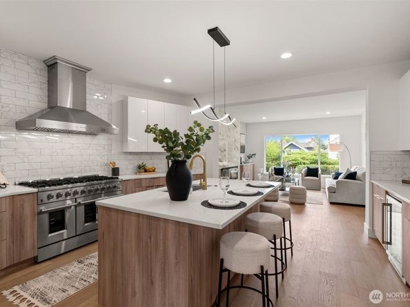 321 17th Avenue E, Seattle WA 98112