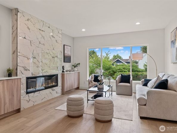 321 17th Avenue E, Seattle WA 98112