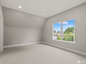 321 17th Avenue E, Seattle WA 98112
