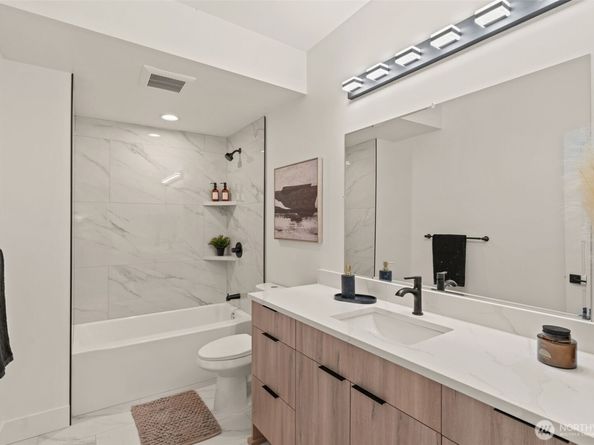 321 17th Avenue E, Seattle WA 98112