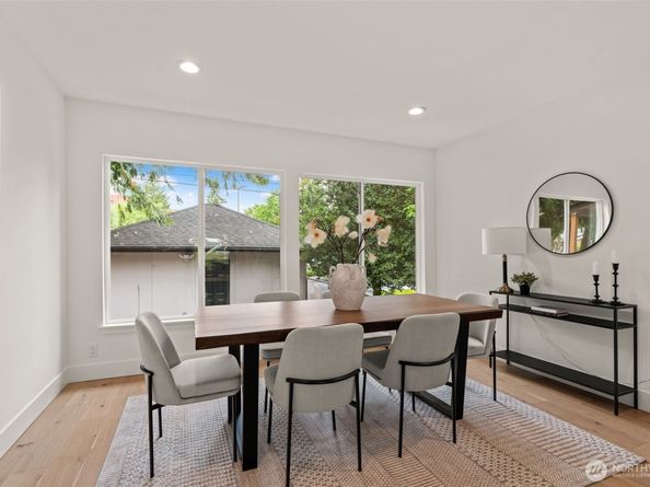 321 17th Avenue E, Seattle WA 98112